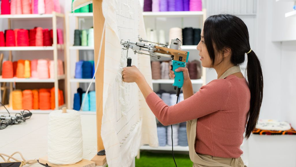 How use tufting tools like a pro